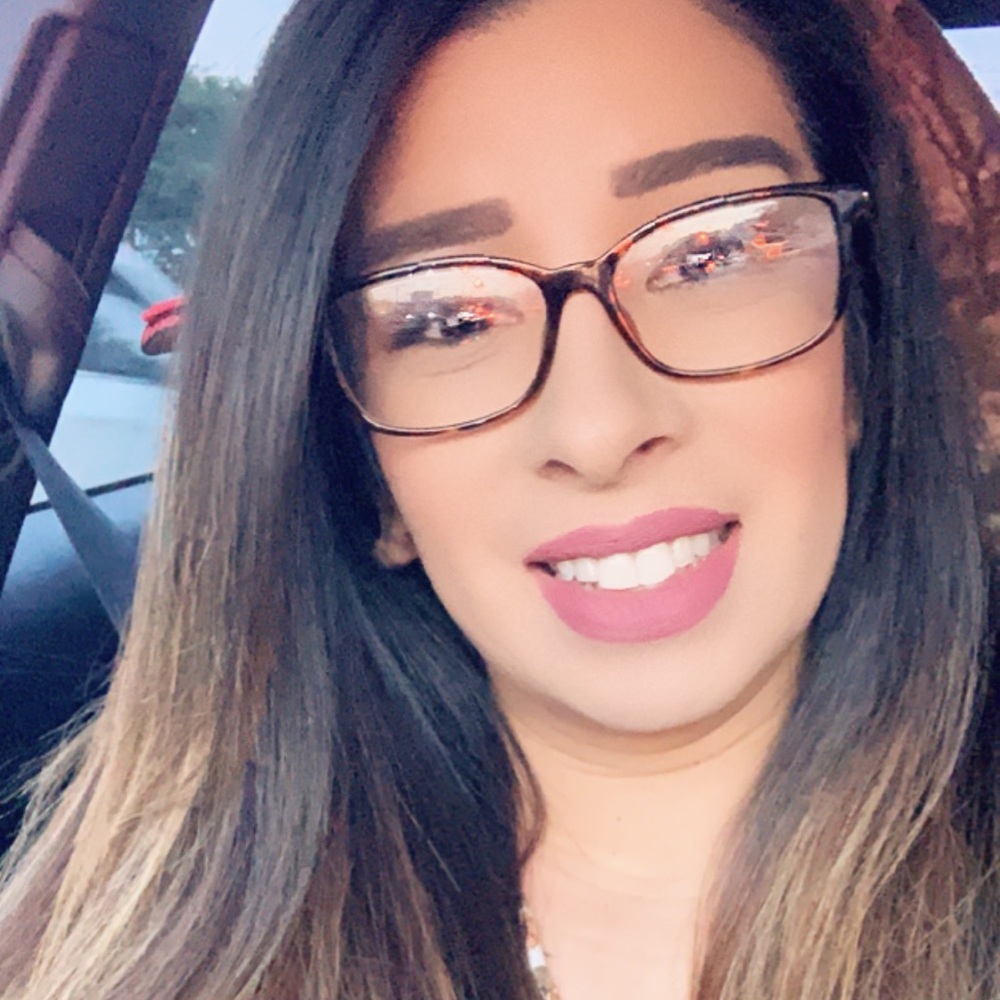 Meet your Posher, Yvette